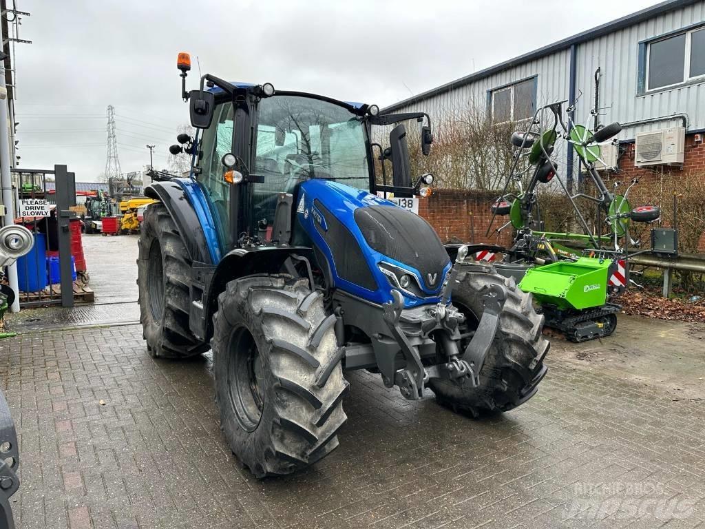 Valtra G125EA Traktoren