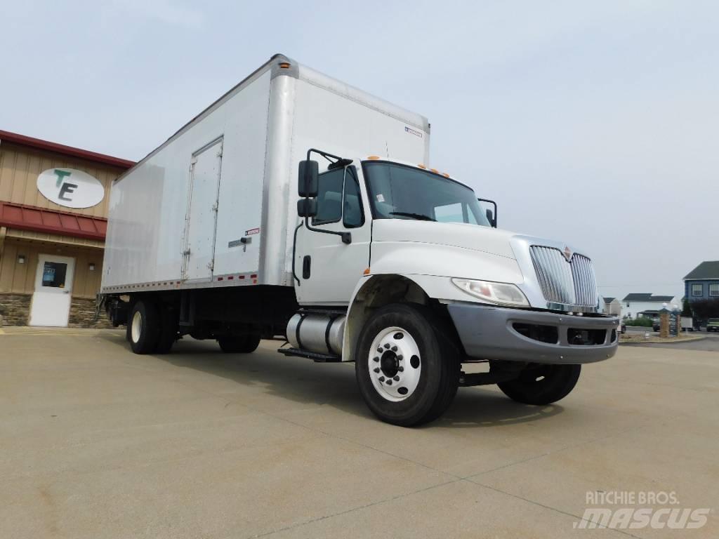 International 4300 Containerwagen