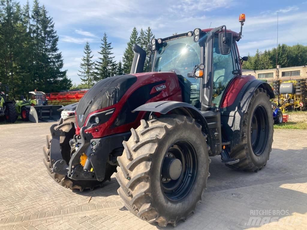 Valtra T 254 V Traktoren