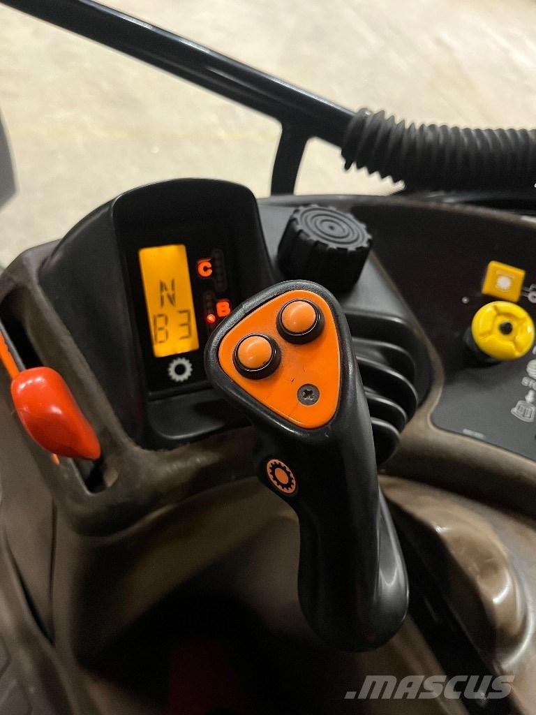 New Holland M 115 Traktoren