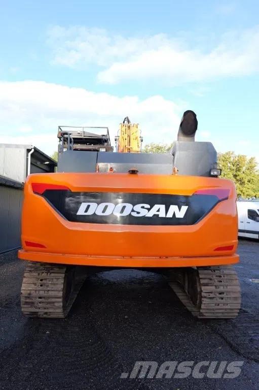 Doosan DX300LC Raupenbagger