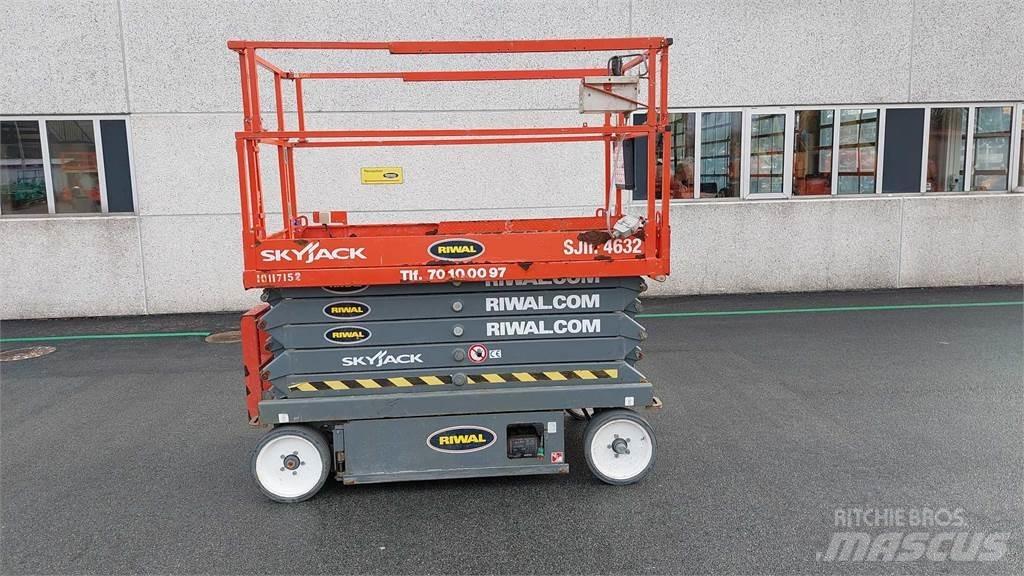 SkyJack SJIII4632 Scheren-Arbeitsbühnen