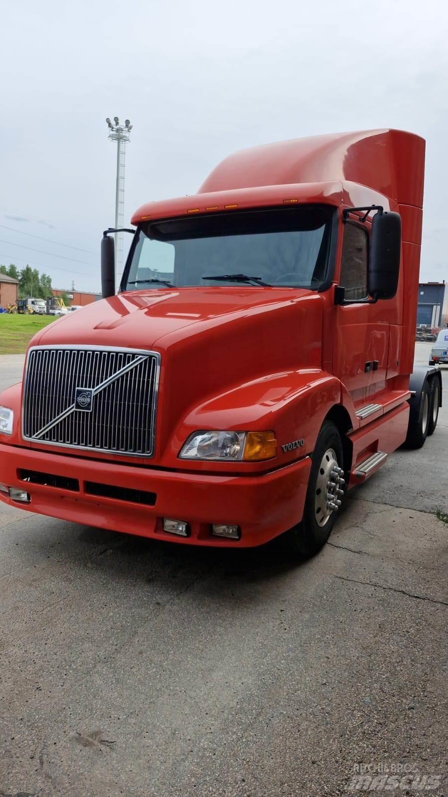 Volvo VNL-4 Sattelzugmaschinen