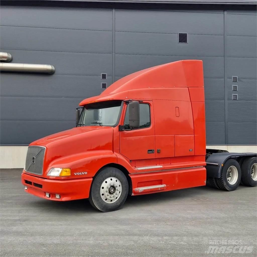 Volvo VNL-4 Sattelzugmaschinen