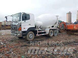 Hino 700 Betonmischer