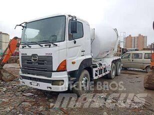 Hino 700 Betonmischer