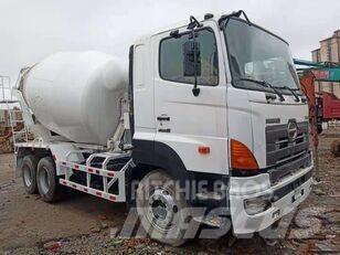 Hino 700 Betonmischer