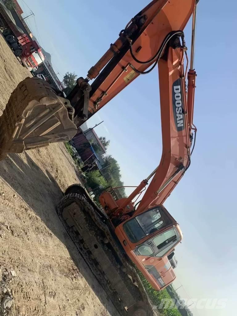 Doosan DH300 Raupenbagger