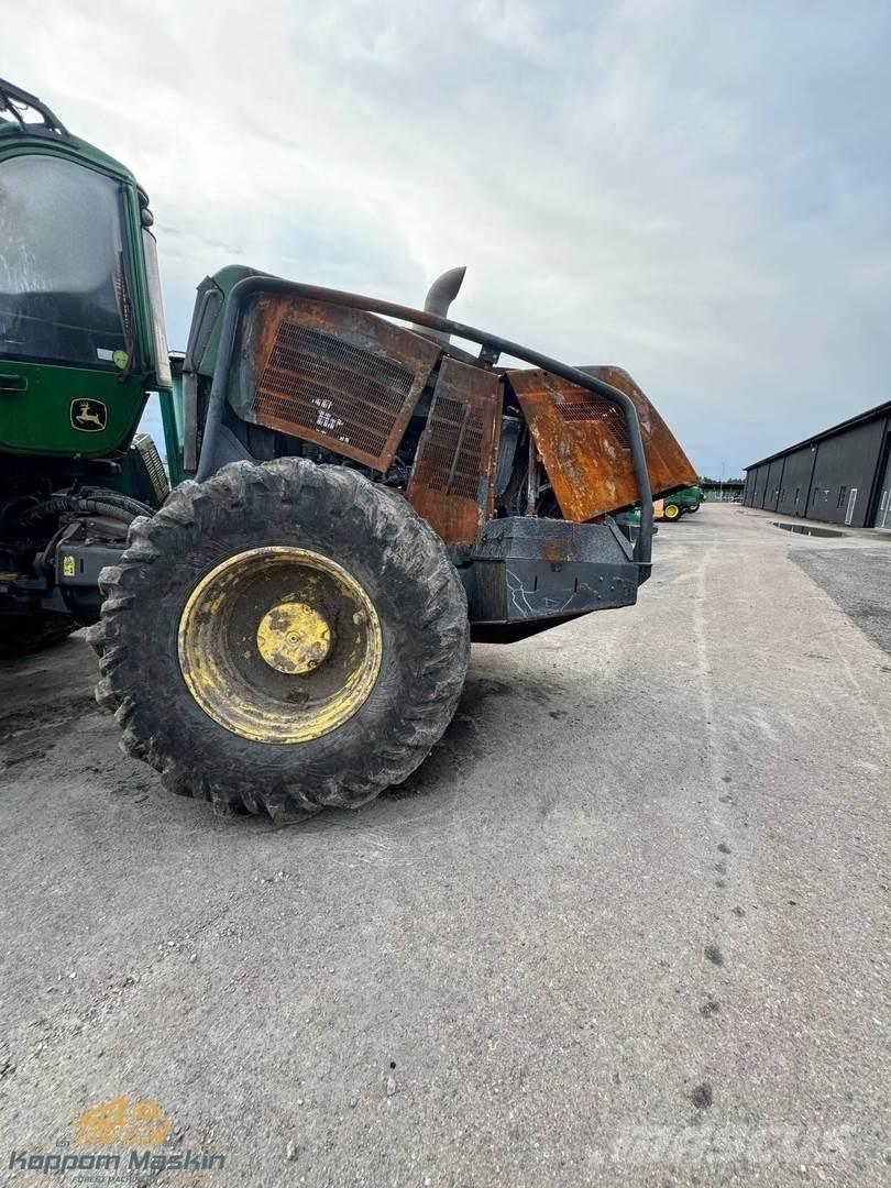 John Deere 1470G Harvester