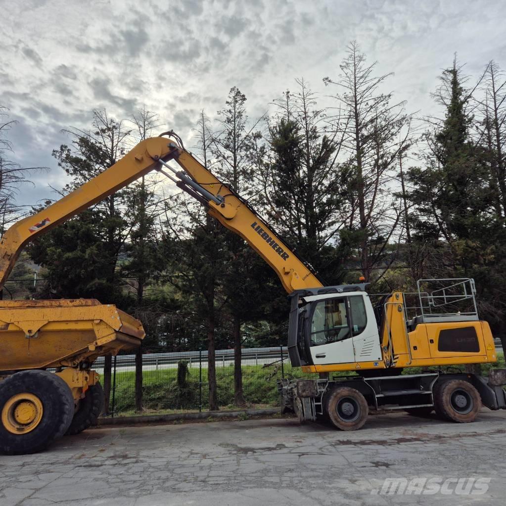 Liebherr LH 30 M Materialumschlag