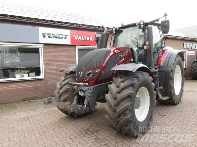 Valtra T174 VERSU Traktoren