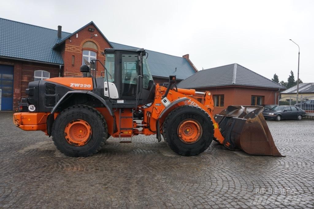 Hitachi ZW 220-5 B Radlader