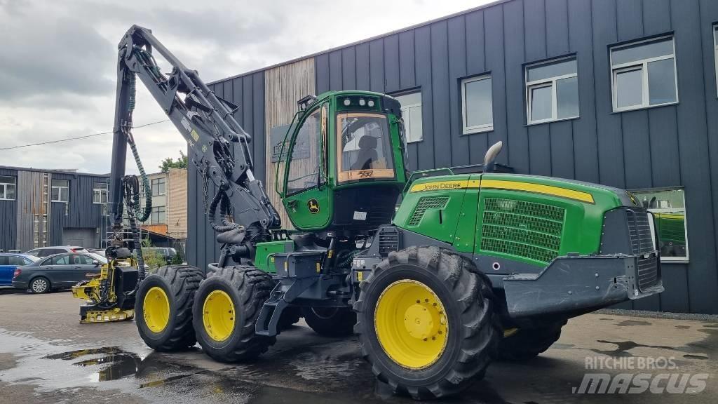 John Deere 1170 G Harvester