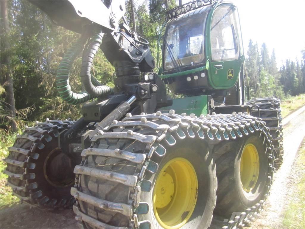 John Deere 1470G Harvester