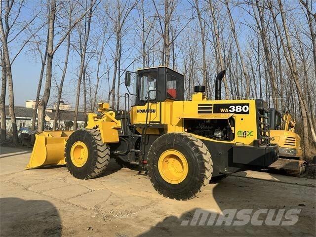 Komatsu WA380 Radlader