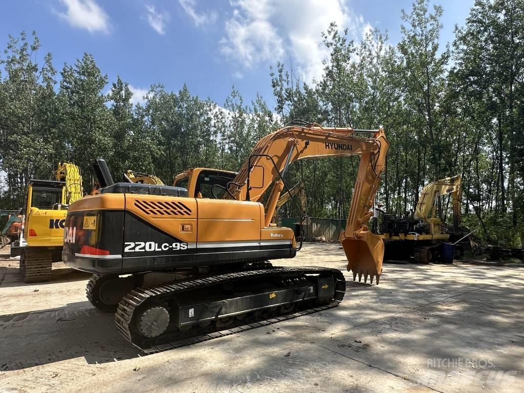 Hyundai 220LC-9S Raupenbagger