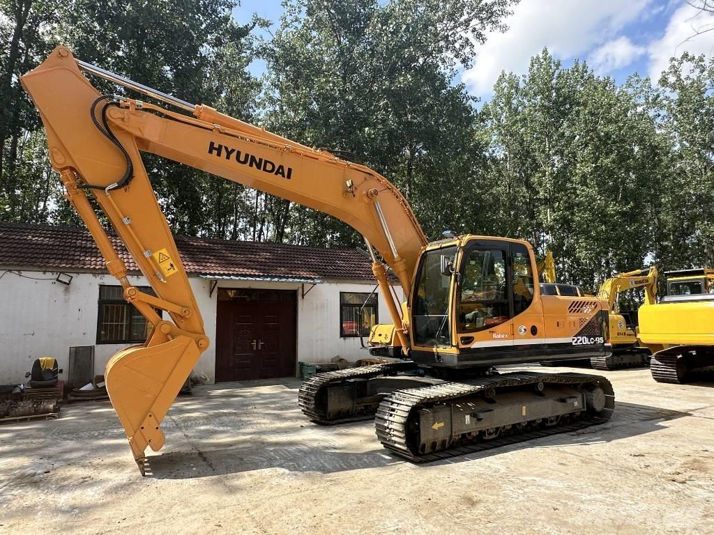 Hyundai 220LC-9S Raupenbagger