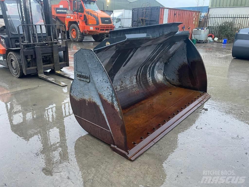 Doosan DL 280-5 Schaufeln