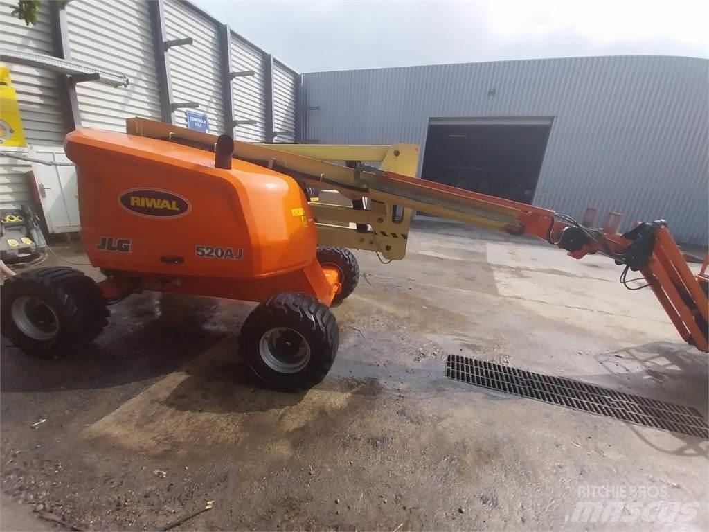 JLG 520AJ Gelenkteleskoparbeitsbühnen