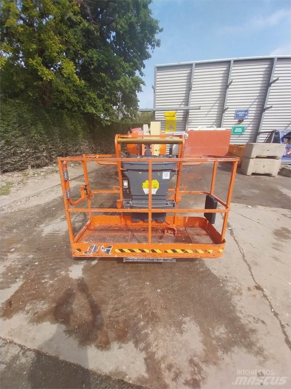JLG 520AJ Gelenkteleskoparbeitsbühnen