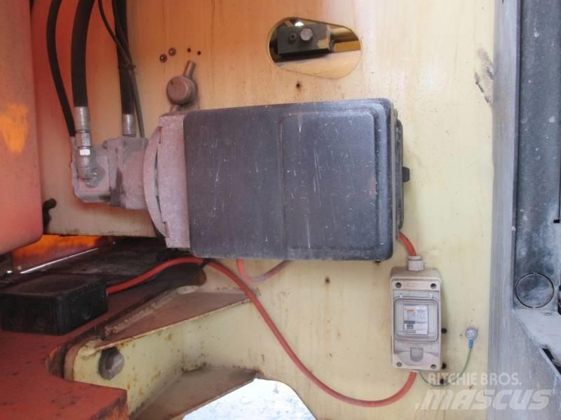 JLG 460 SJ Teleskopbühnen