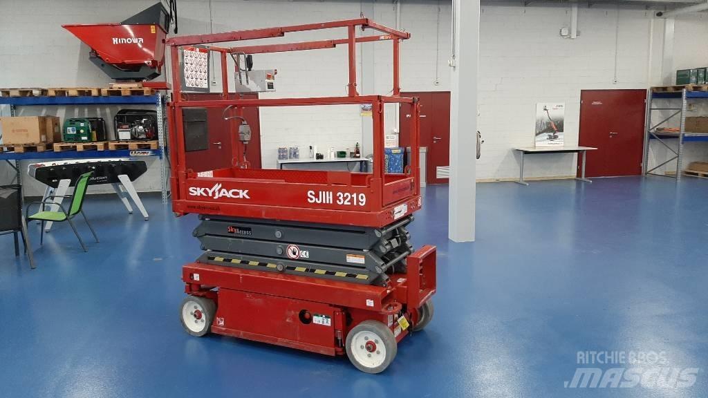 SkyJack SJIII 3219 Scheren-Arbeitsbühnen