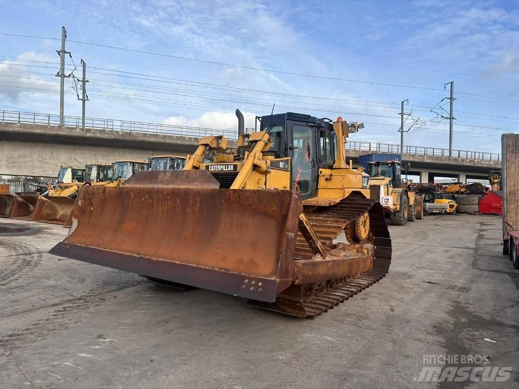 CAT D6T Bulldozer