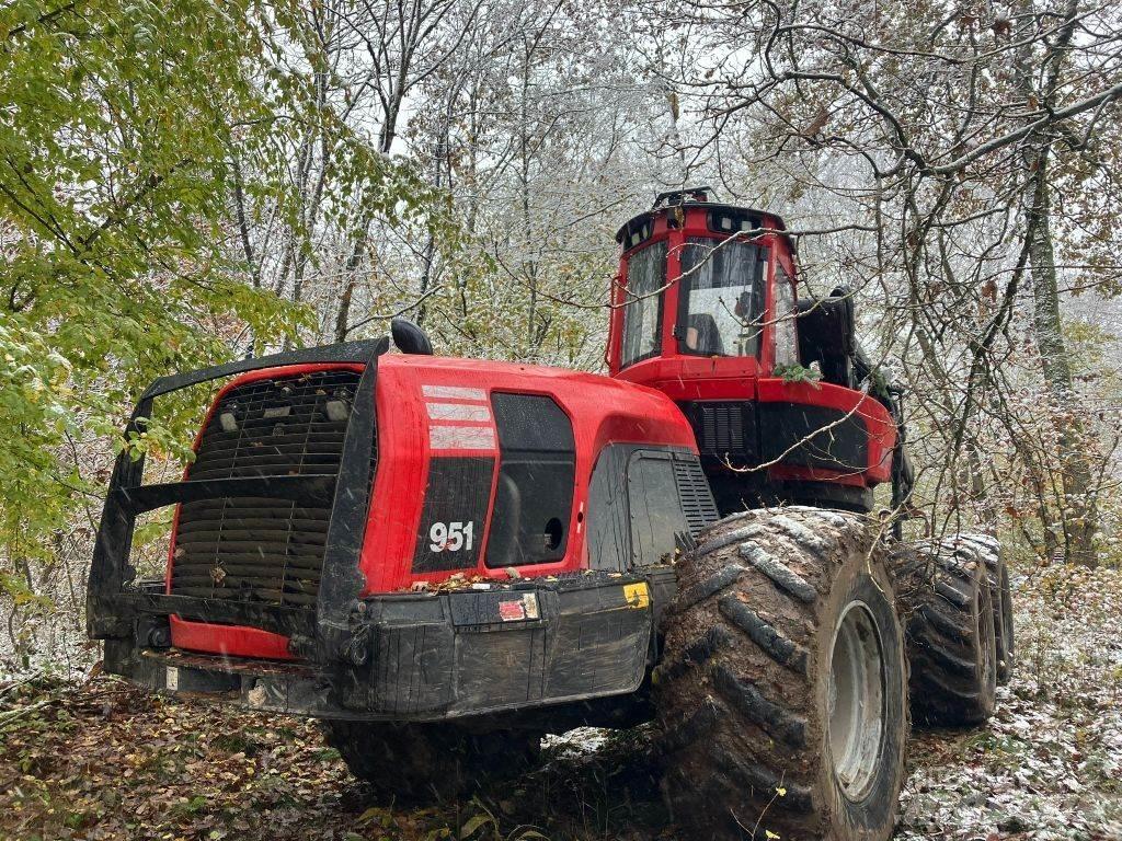 Komatsu 951 Harvester
