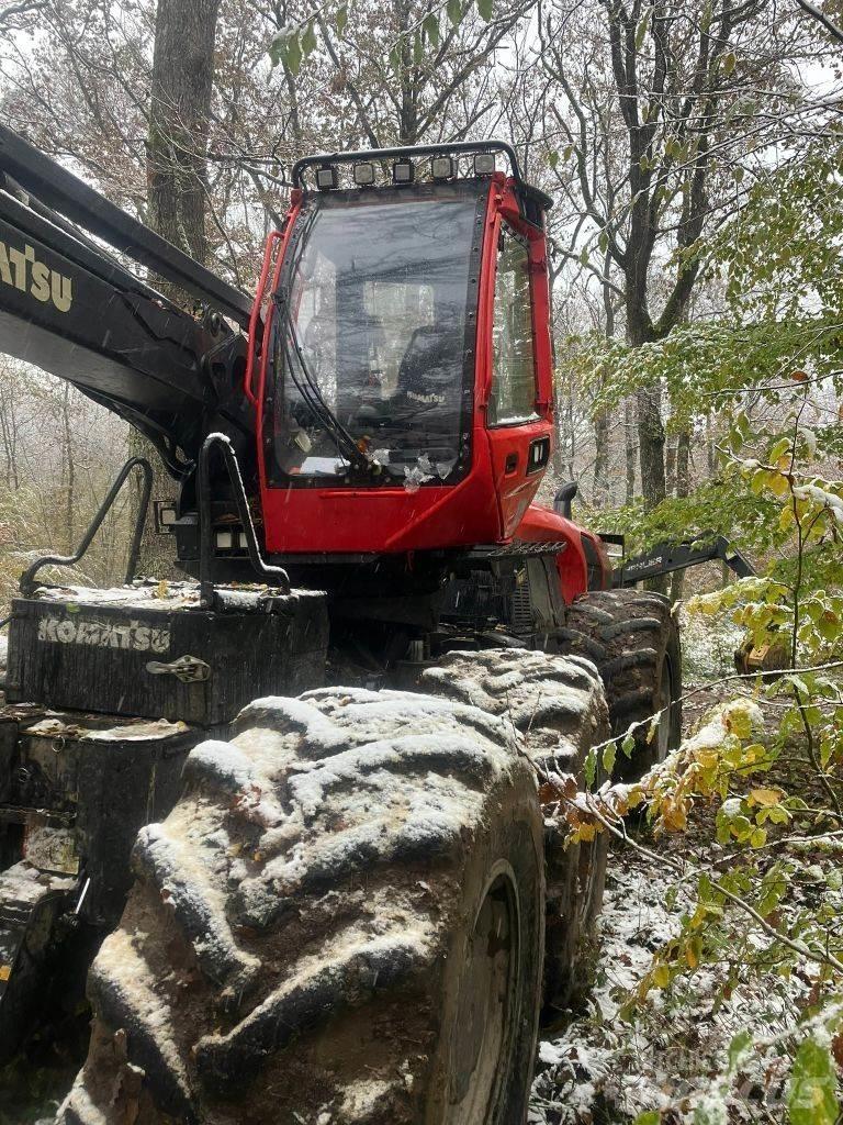 Komatsu 951 Harvester