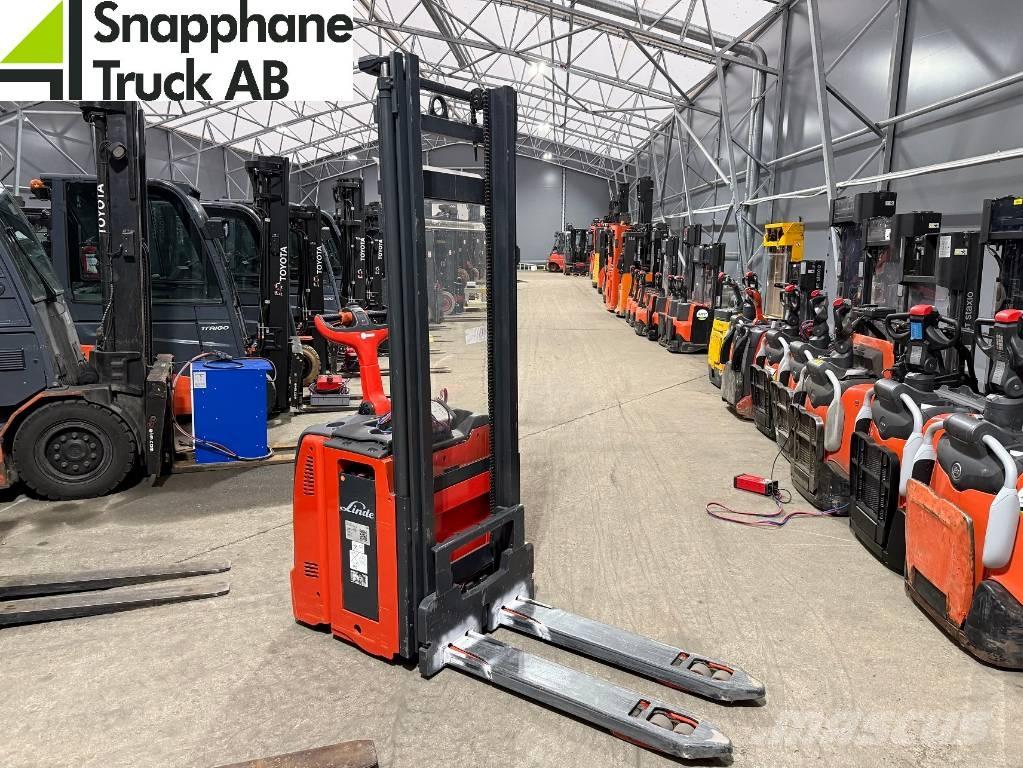 Linde D 14 Zelfrijdende stapelaars