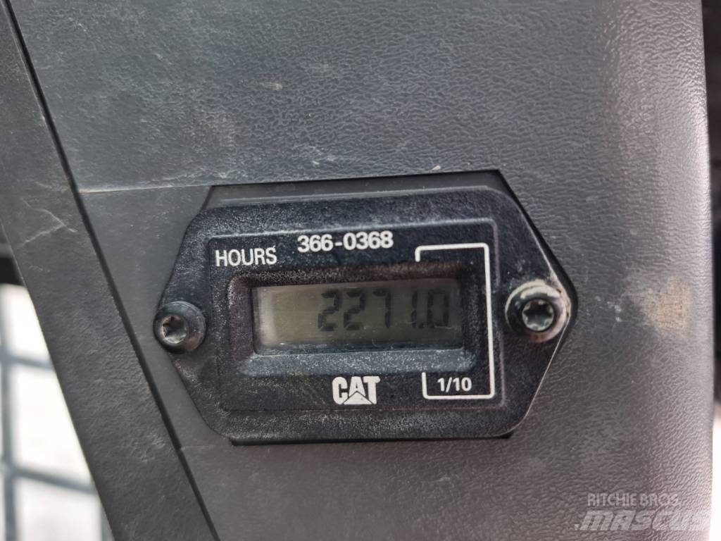 CAT 216 B 3 Kompaktlader