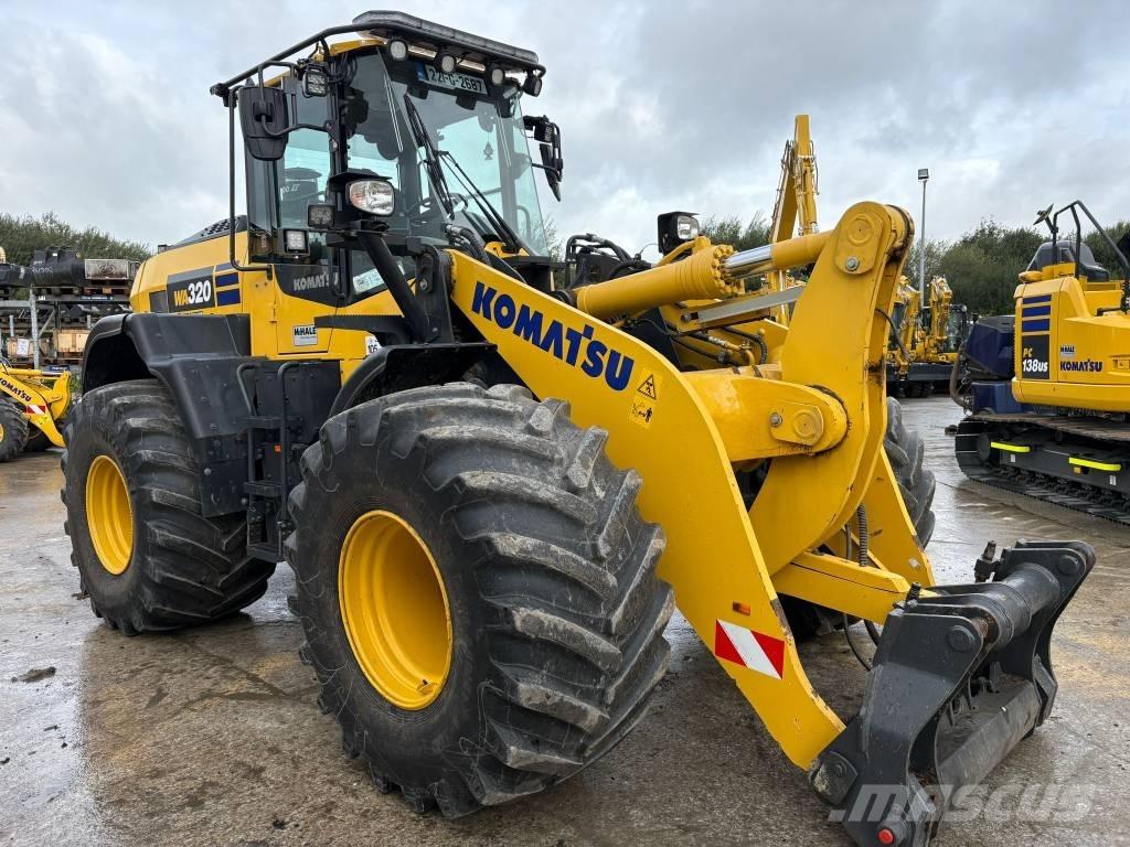 Komatsu WA320-8 Radlader