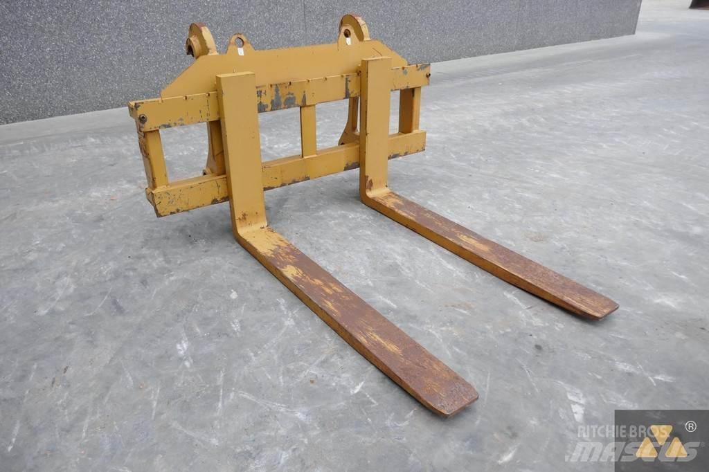 CAT 966/972 Forks Transport Sonstige