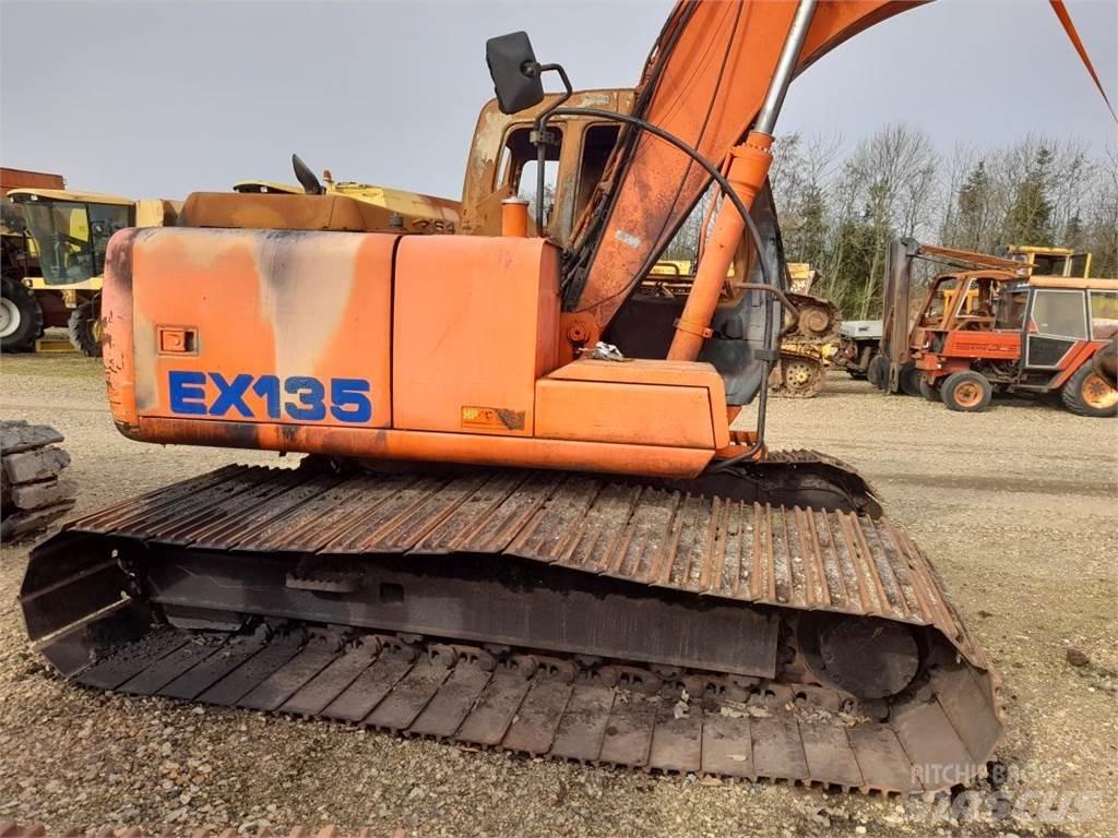 Hitachi EX135 Traktoren