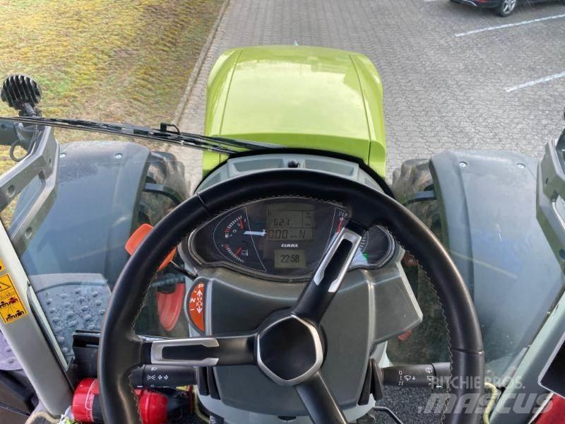 CLAAS AXION 830 Traktoren