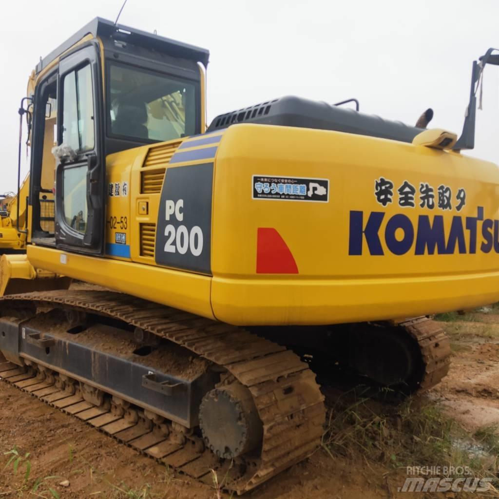 Komatsu PC200-8 Raupenbagger