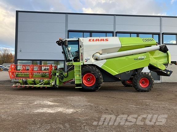CLAAS Tucano 430 Mähdrescher