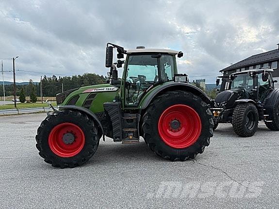 Fendt 724 VARIO Traktoren