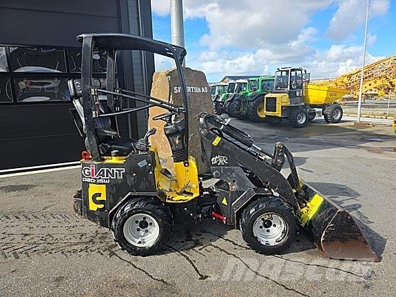 GiANT D204SW Kompaktlader