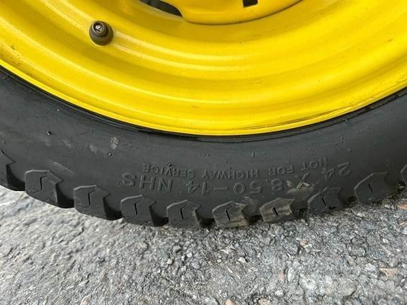 John Deere 2032R Traktoren