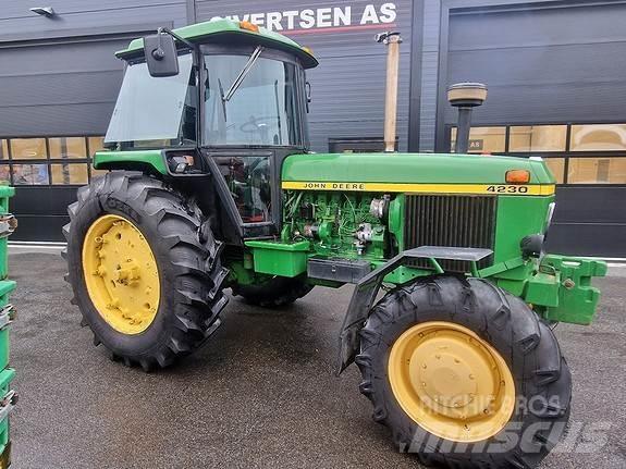 John Deere 4230 Traktoren