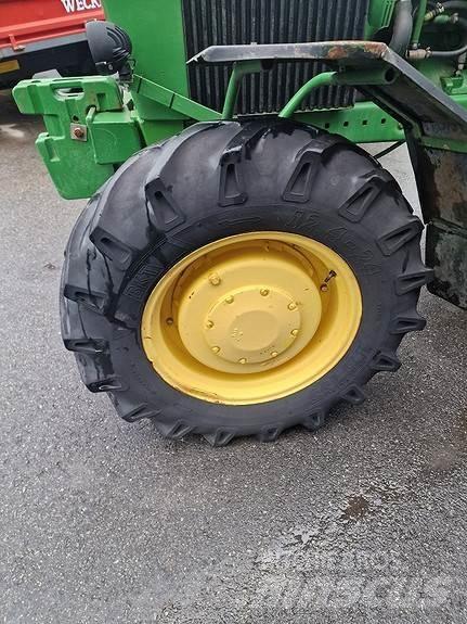 John Deere 4230 Traktoren