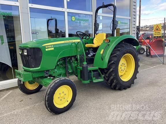 John Deere 5055E Traktoren