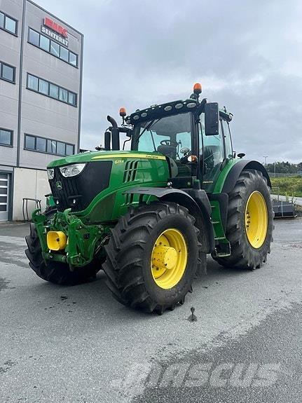 John Deere 6215R Traktoren