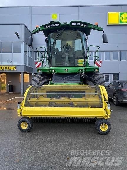John Deere 8400 Schwader