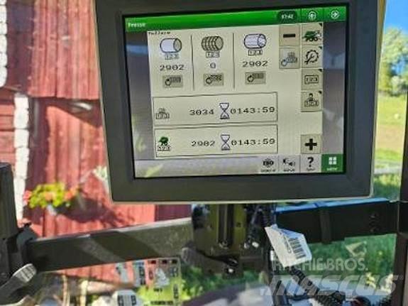John Deere C441R Rundballenpressen