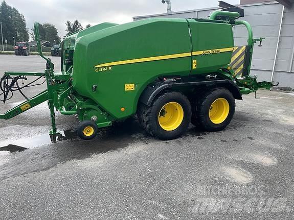 John Deere C441R Rundballenpressen
