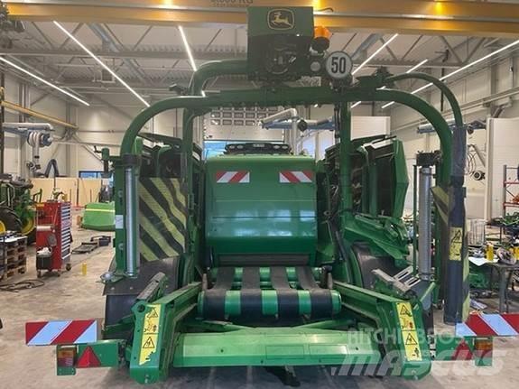 John Deere C441R Rundballenpressen