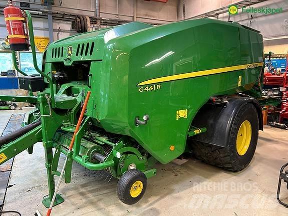 John Deere C441R Rundballenpressen