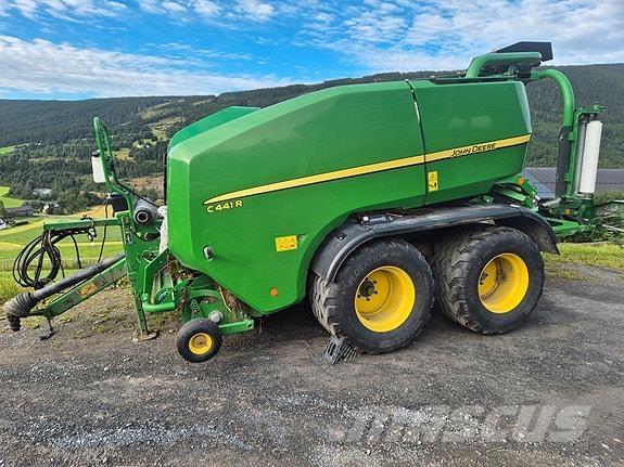 John Deere C441R Rundballenpressen